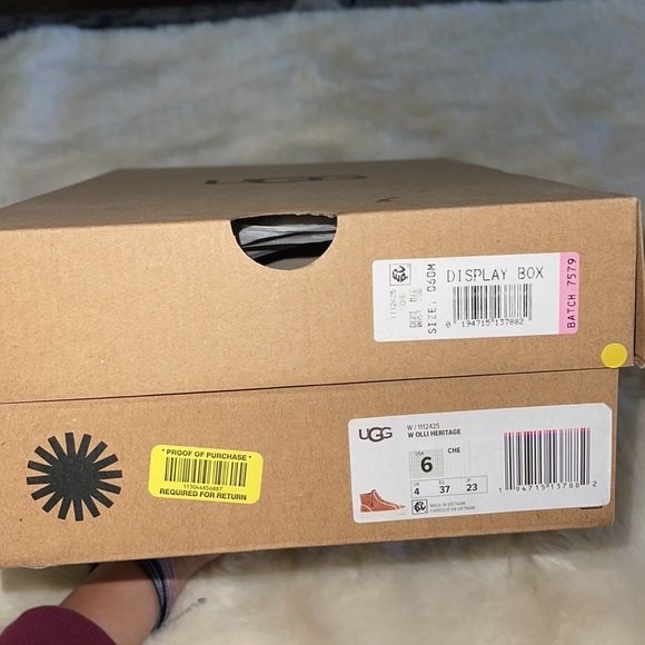 UGG Boots - Picture 6 of 6